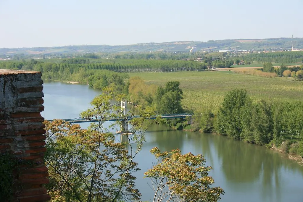 Le Farat Bed & Breakfast Auvillar