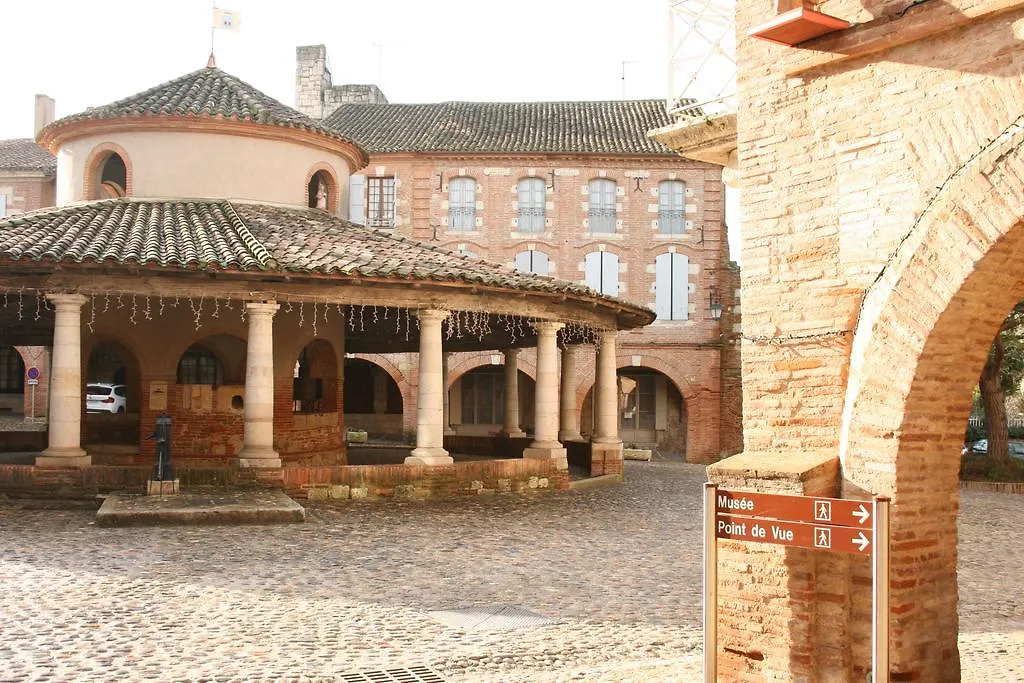 ****  Le Farat Bed & Breakfast Auvillar France