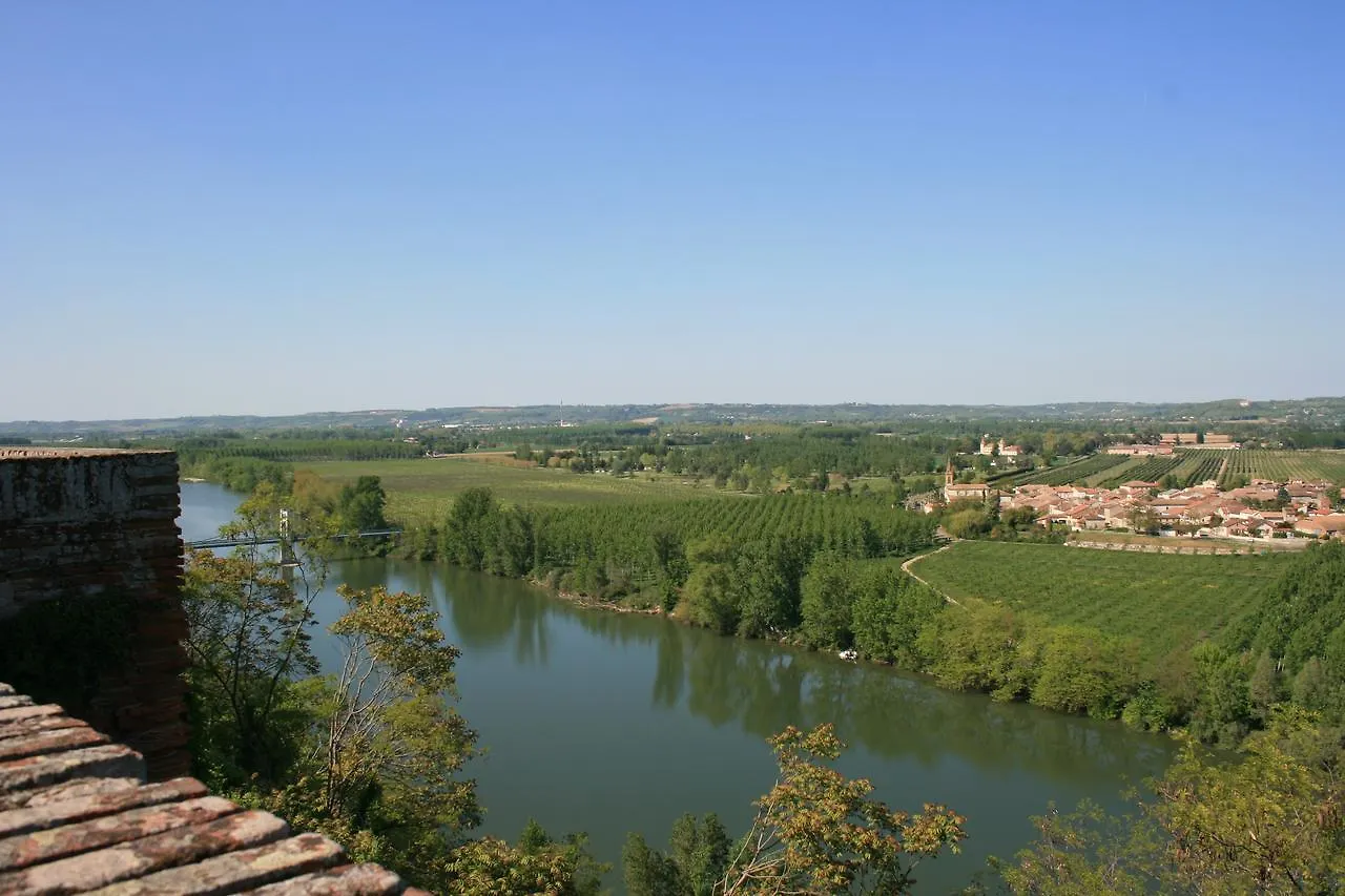 Le Farat Bed & Breakfast Auvillar